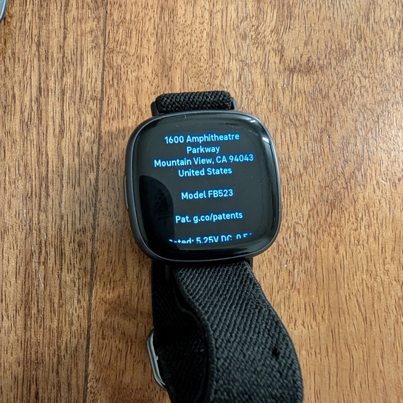 Fitbit Versa 4 - Picture 3 of 3